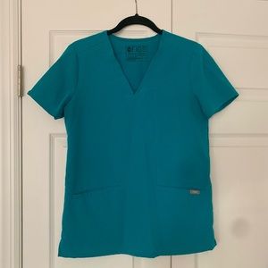 Figs Casma 3 Pocket Scrub Top in Teal